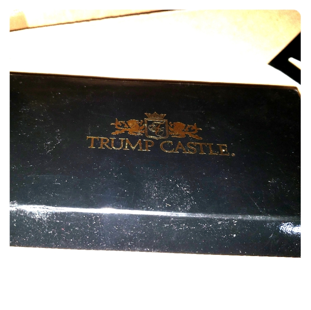 Trump Castle Pen Set